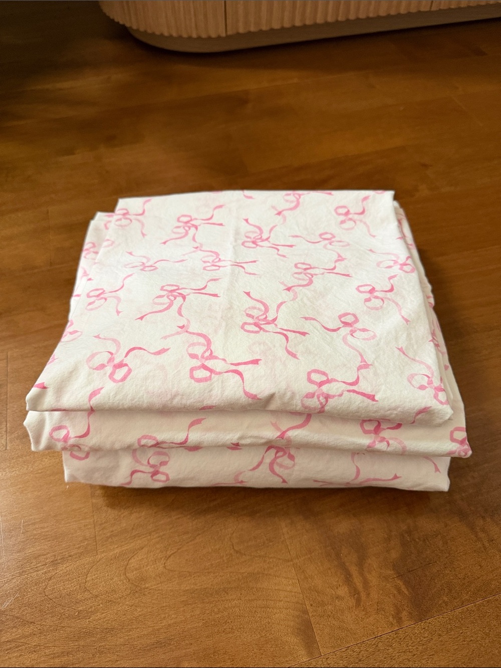 LAURA ASHLEY White Cotton Bed Sheets with Pink Ribbon Print